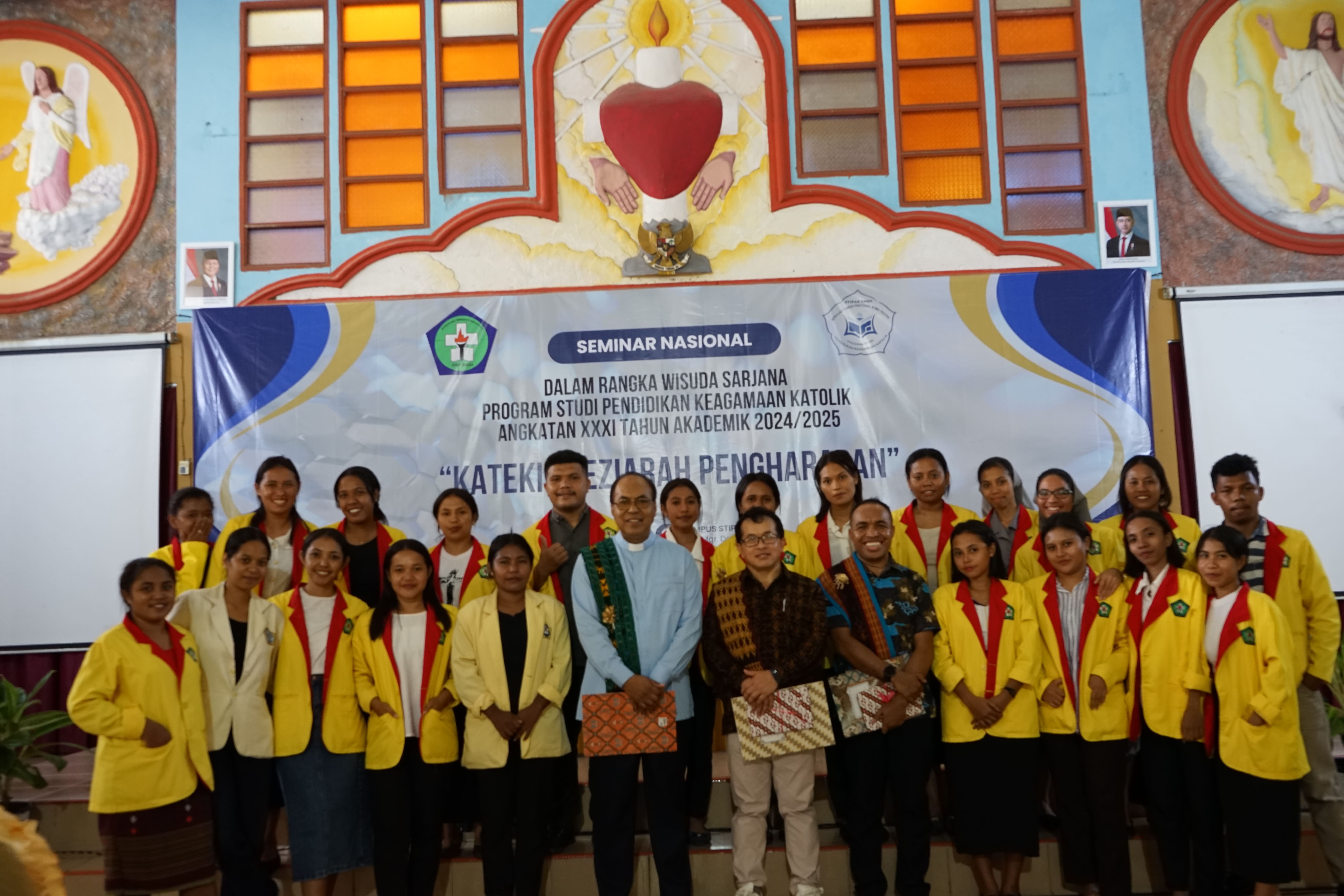 STIPAR Ende Gelar Seminar Nasional Dalam Rangka Wisuda